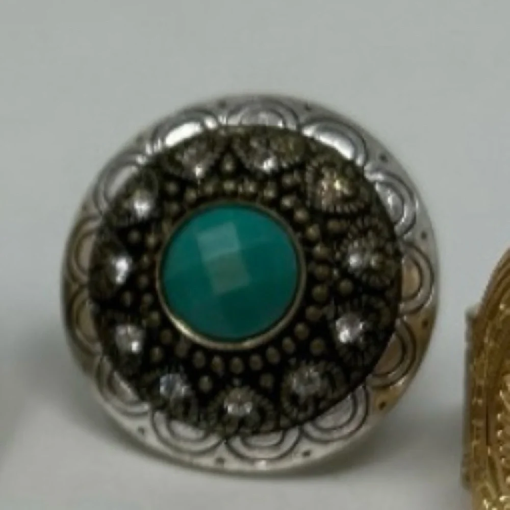 💍‎ Statement-Making Rings designer style ring stretchy approx size 7